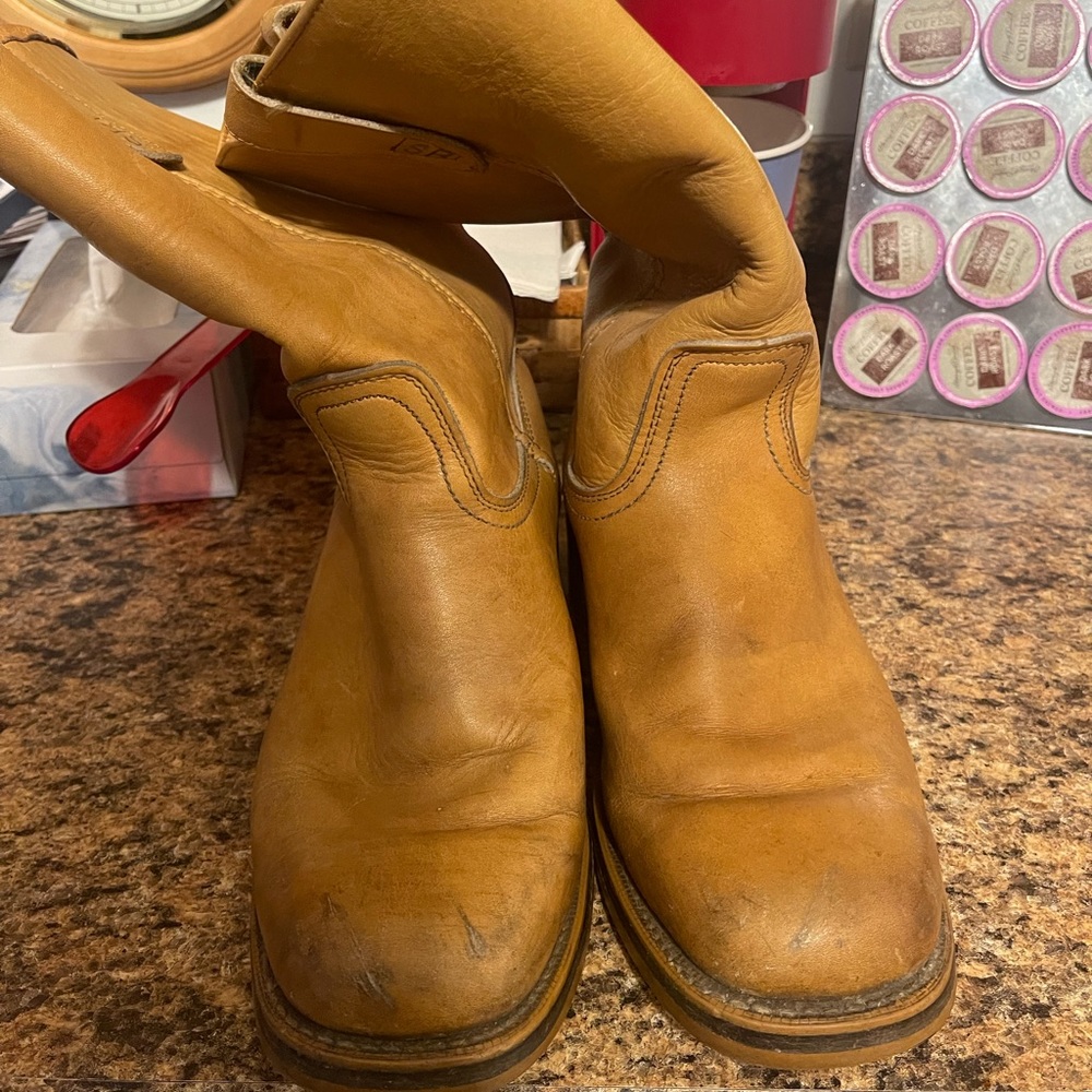 Men’s western style boots